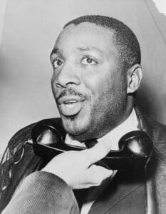 The comic as activist: Gregory in 1964. (Photo: Herman Hiller)
