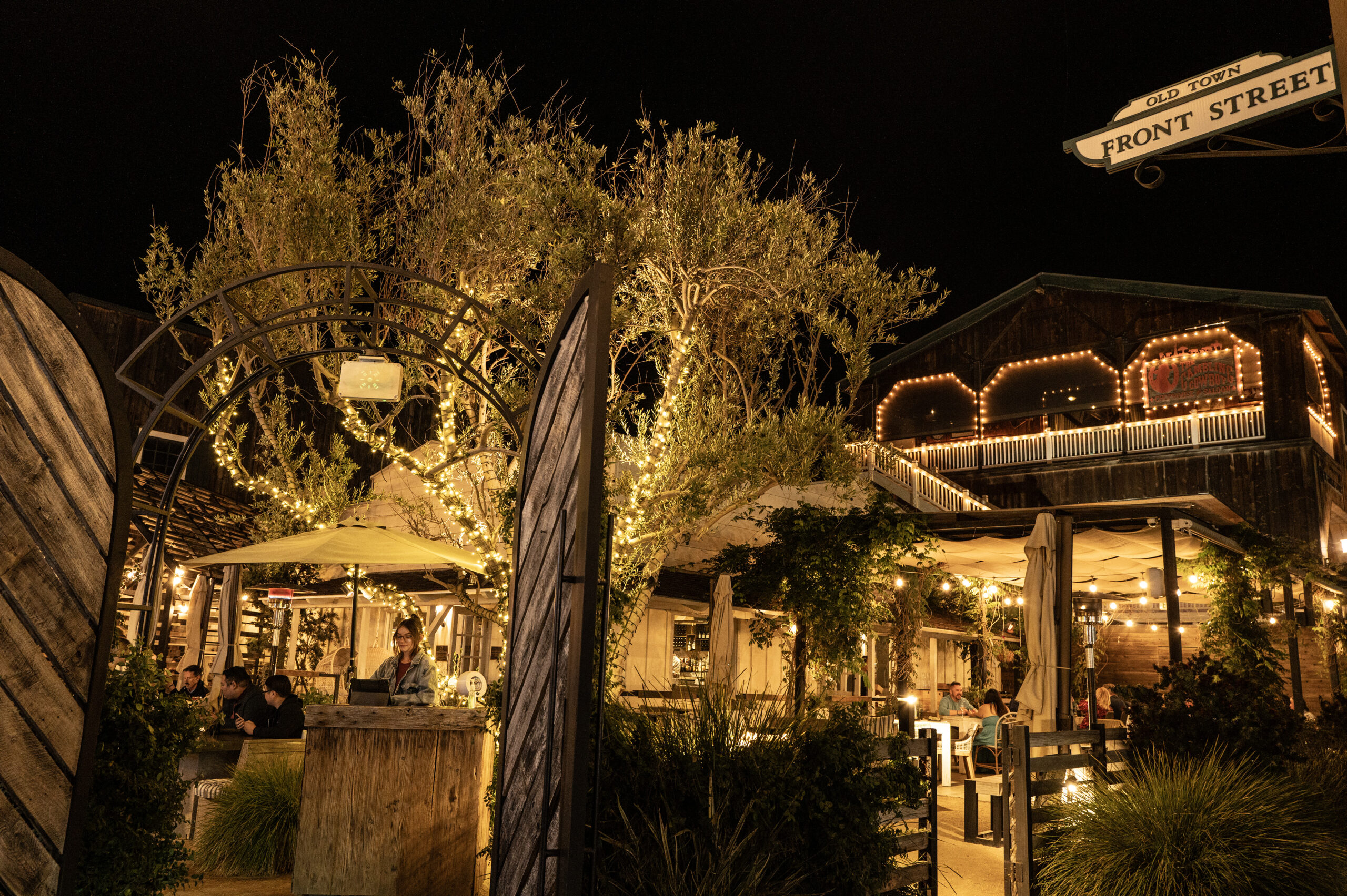 Old Town Temecula blends historic buildings with antique dealers, unique shopping and restaurants.